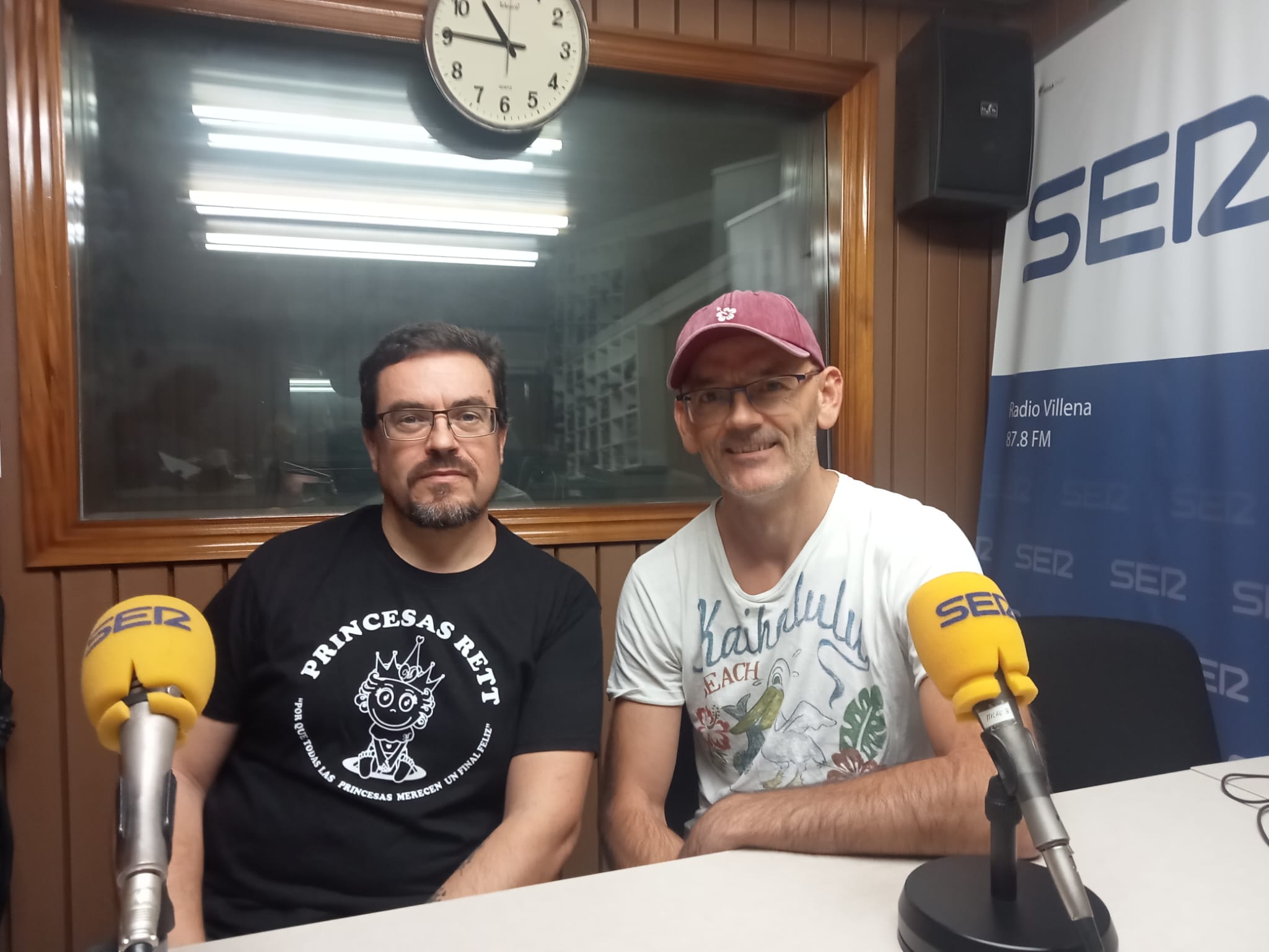 Pedro Muñoz y Santi Hdez, del Pumas Trail, en Radio Villena SER