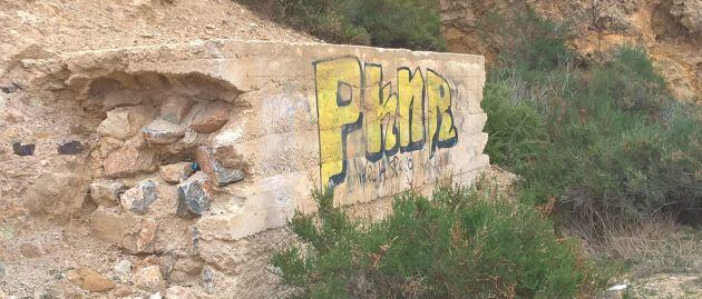 El entorno del BIC cuenta con pintadas y grafitis y como este