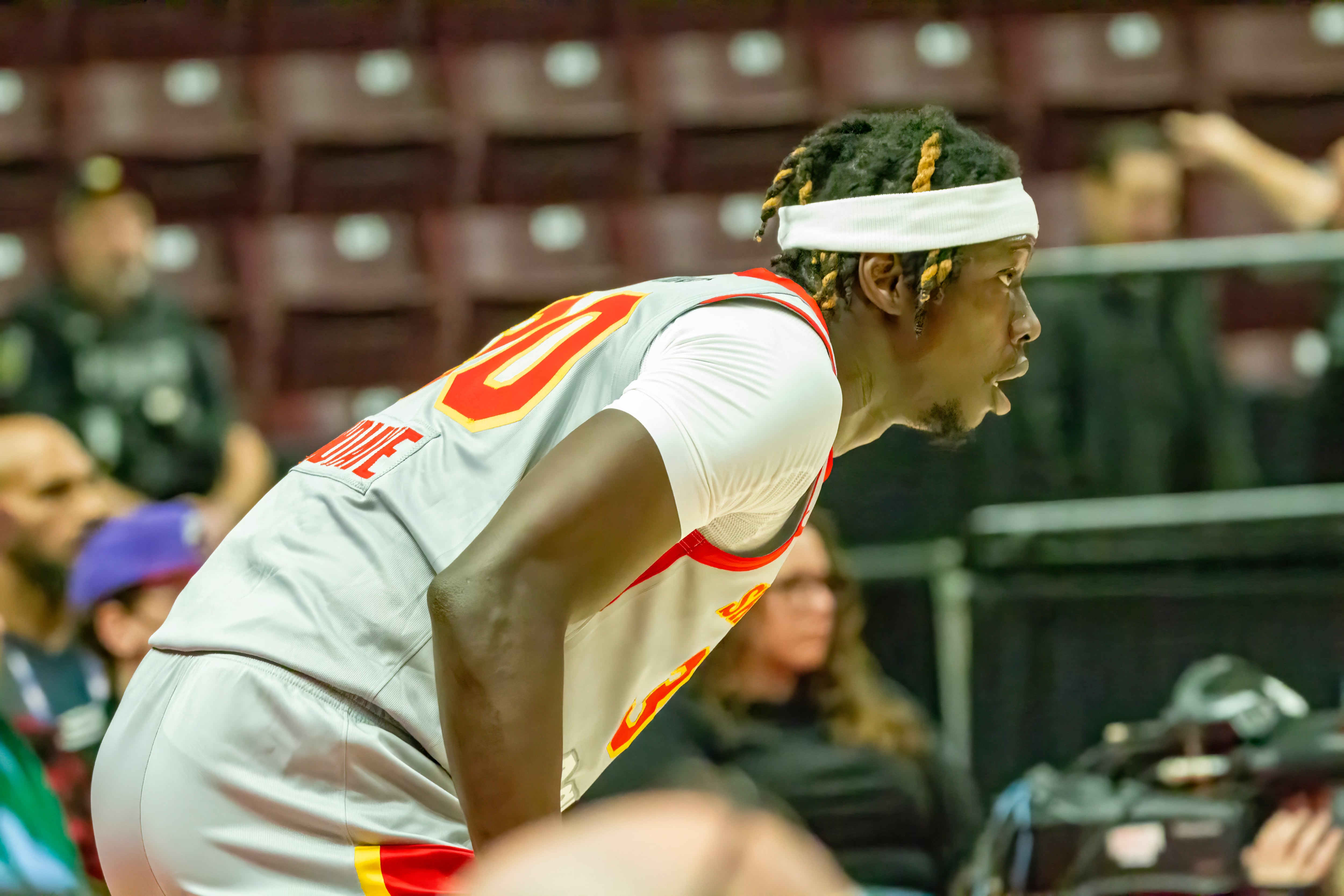 El jugador español Eli Ndiaye jugando su primer partido de la G League de la NBA