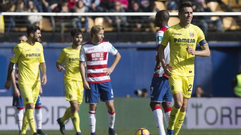 Bruno Soriano se va hacia su campo tras marcar el primero