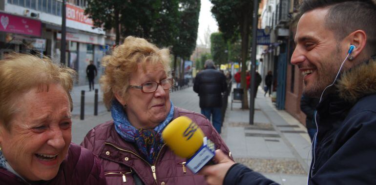 A pie de calle Madrid Oeste 20-03-2018 – Día Mundial de la felicidad