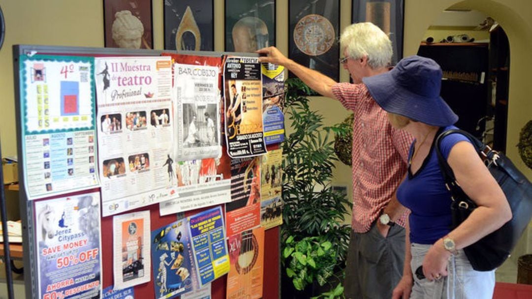 Turistas visitando la provincia