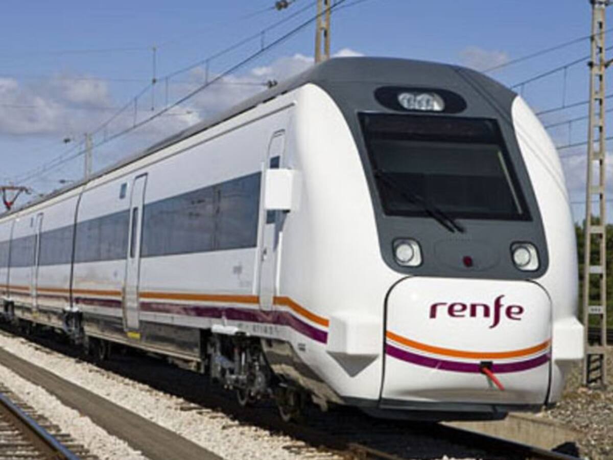 Un tren con destino Salamanca sufre un retraso de casi hora y media