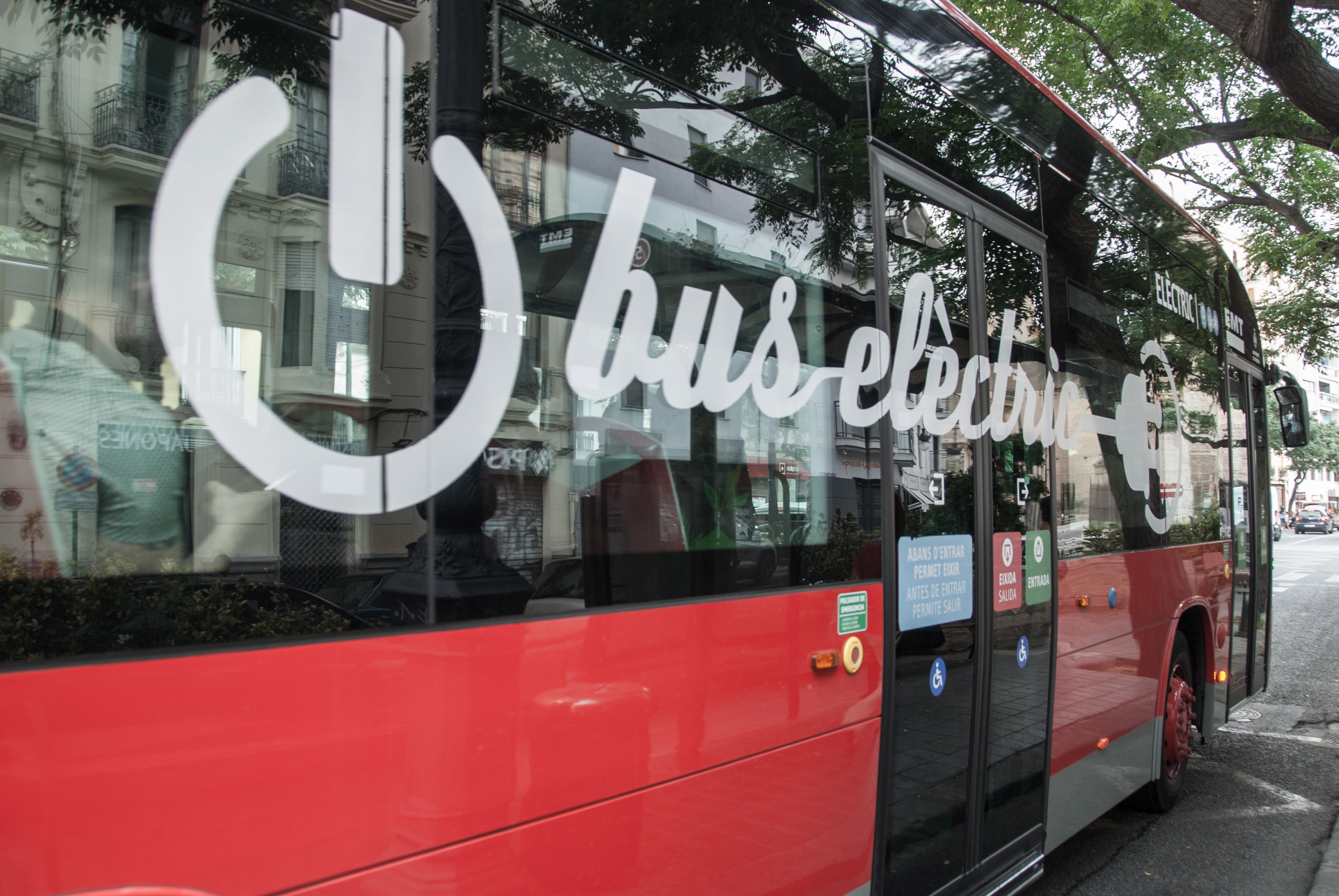 Autobús eléctrico de la EMT de València