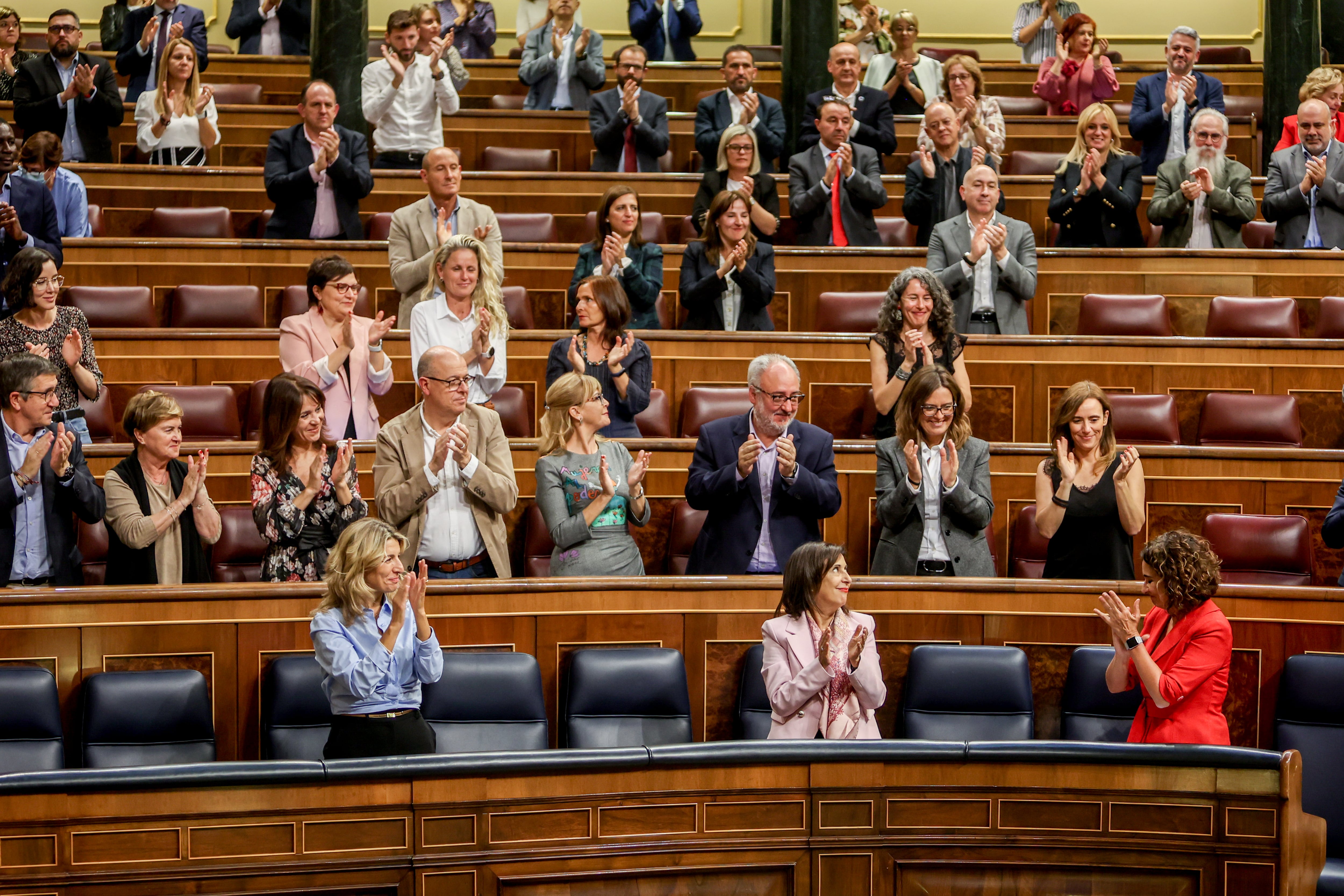 Miembros del Gobierno y bancada socialista durante la sesión del Congreso de los Diputados de hoy