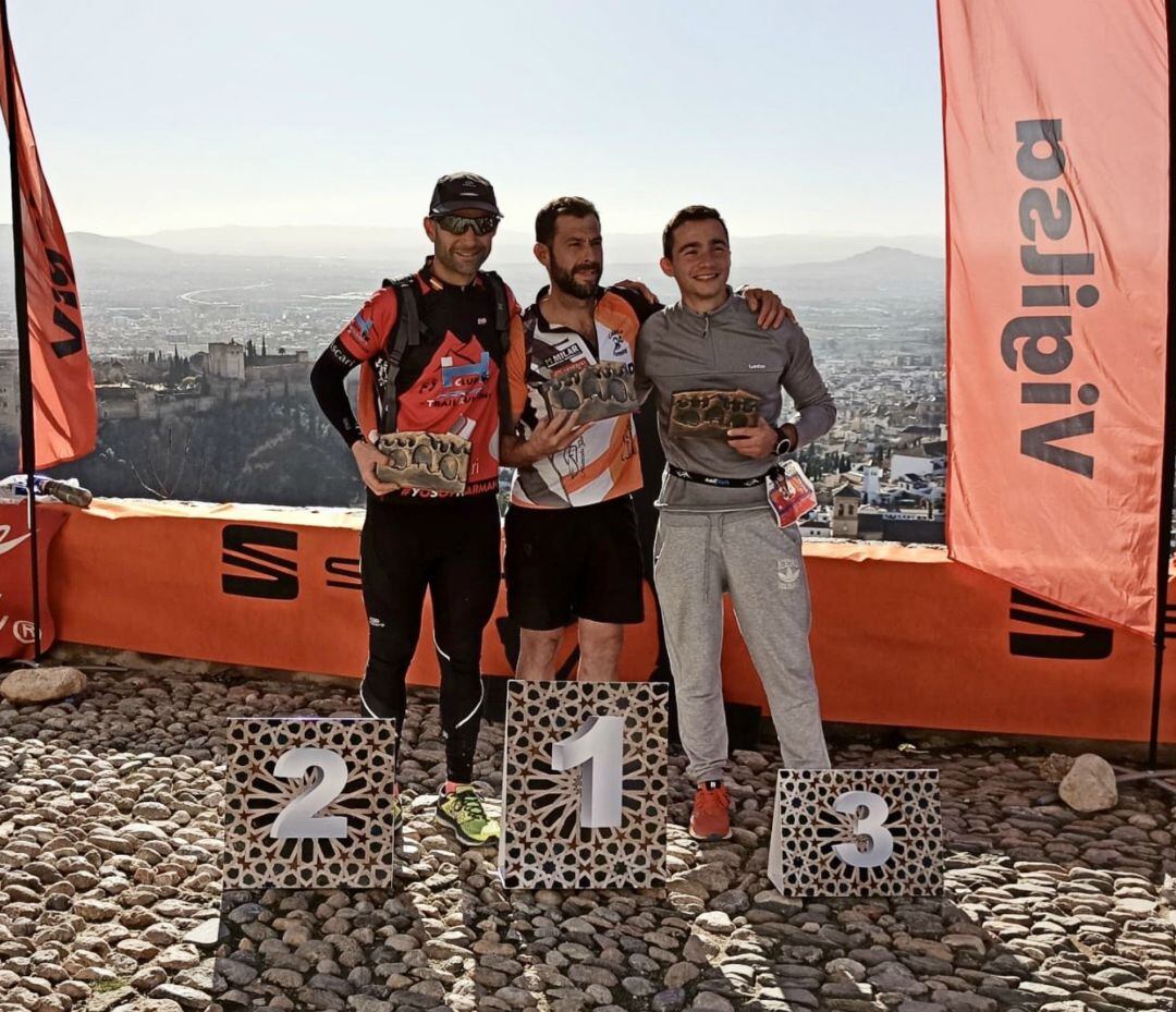 Leo Pavón ha recibido su premio como segundo clasificado en el Mirador San Miguel Alto