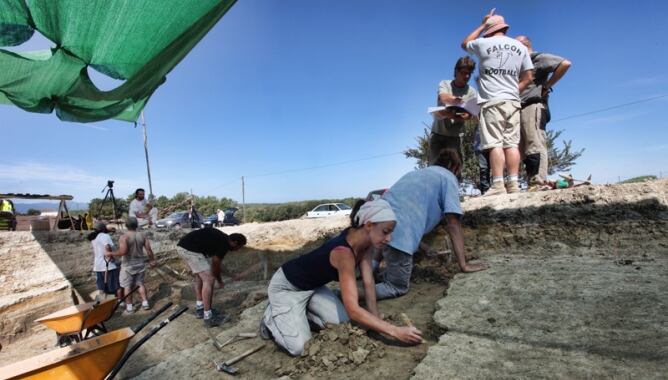 Excavacions al Camp dels Ninots