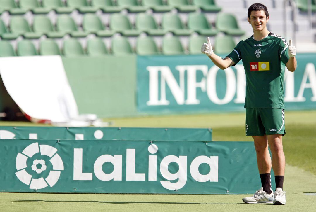 Jony en un entrenamiento con el Elche en el Martínez Valero