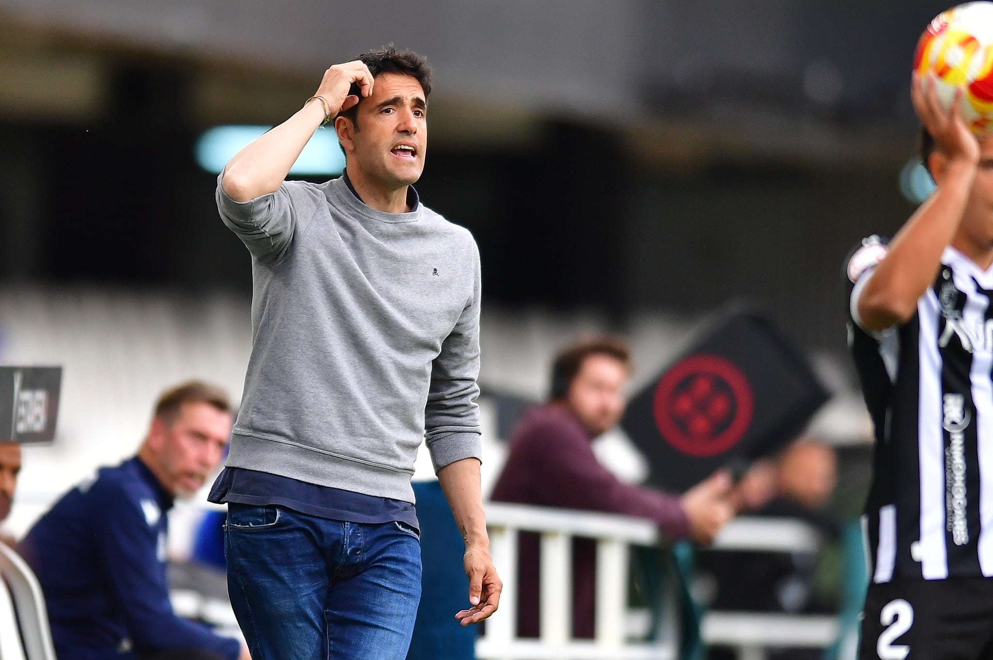 Íñigo Vélez durante el partido ante el Antequera