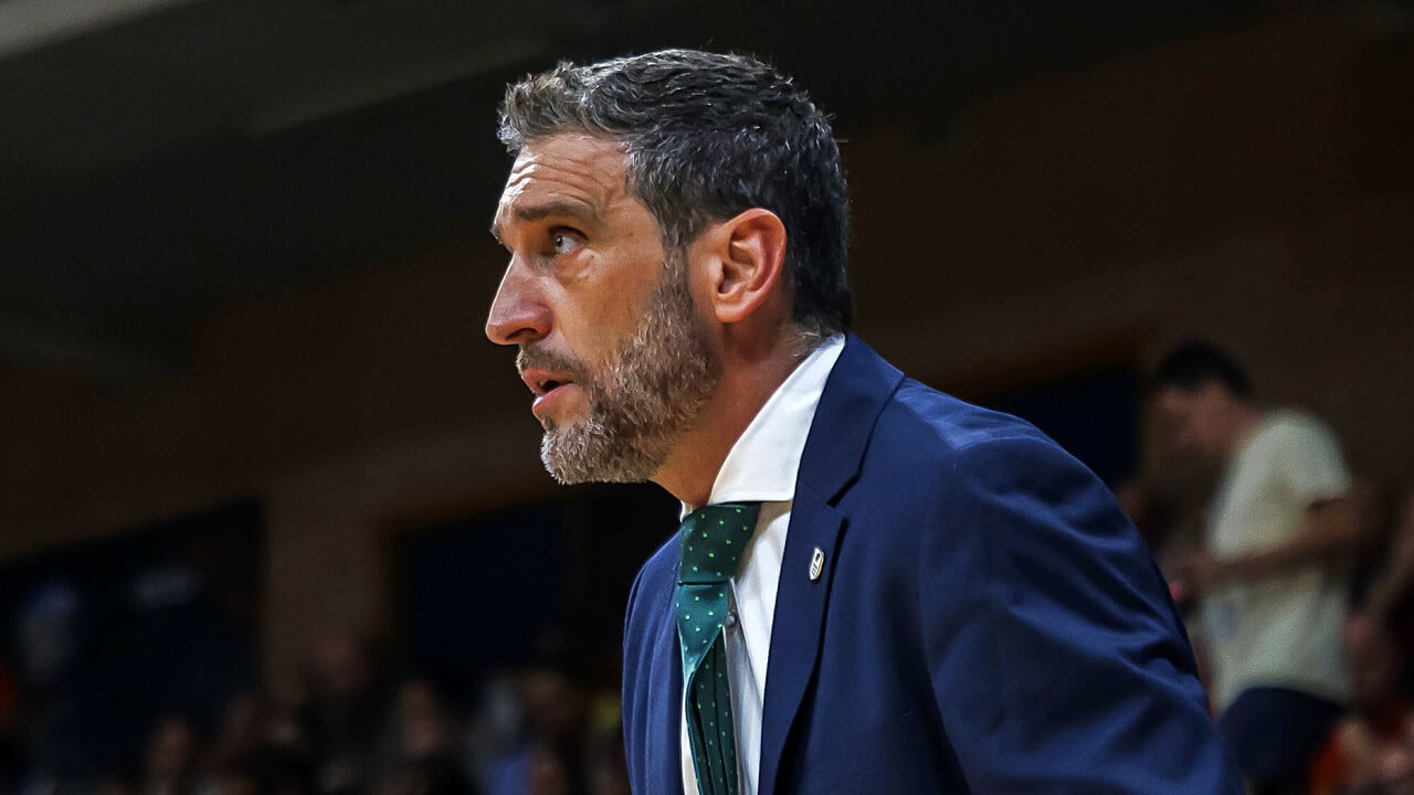 El entrenador del Unicaja Ibon Navarro