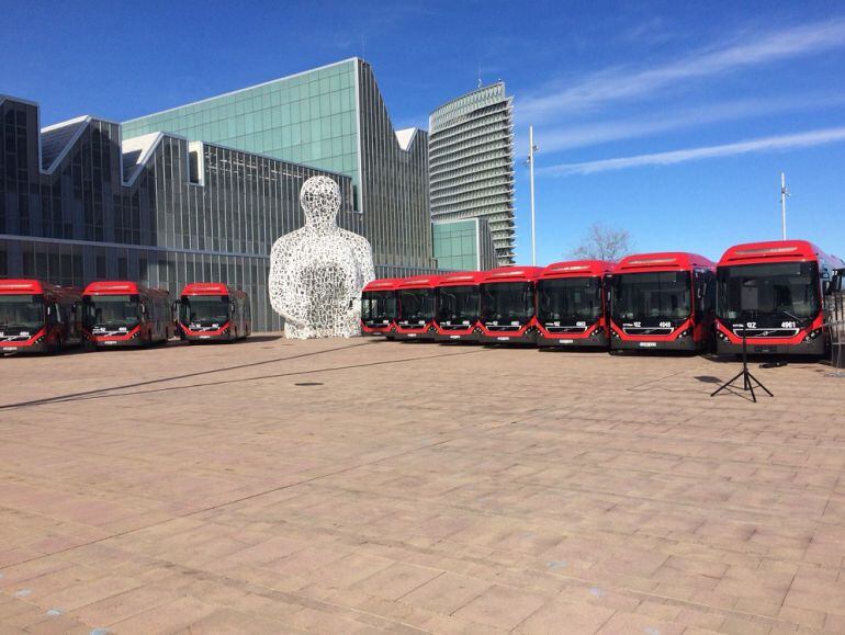 Nuevos autobuses híbridos se incorporan a la flota de Zaragoza 