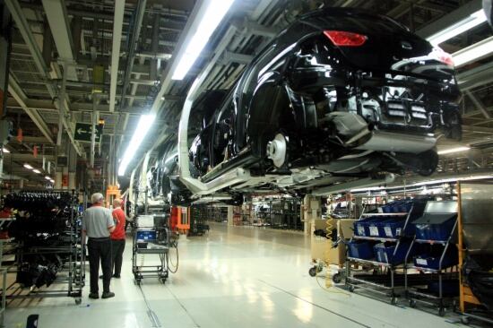 Una cadena de muntatge del Seat Ibiza i León al taller 10 de la factoria que la firma té a Martorell