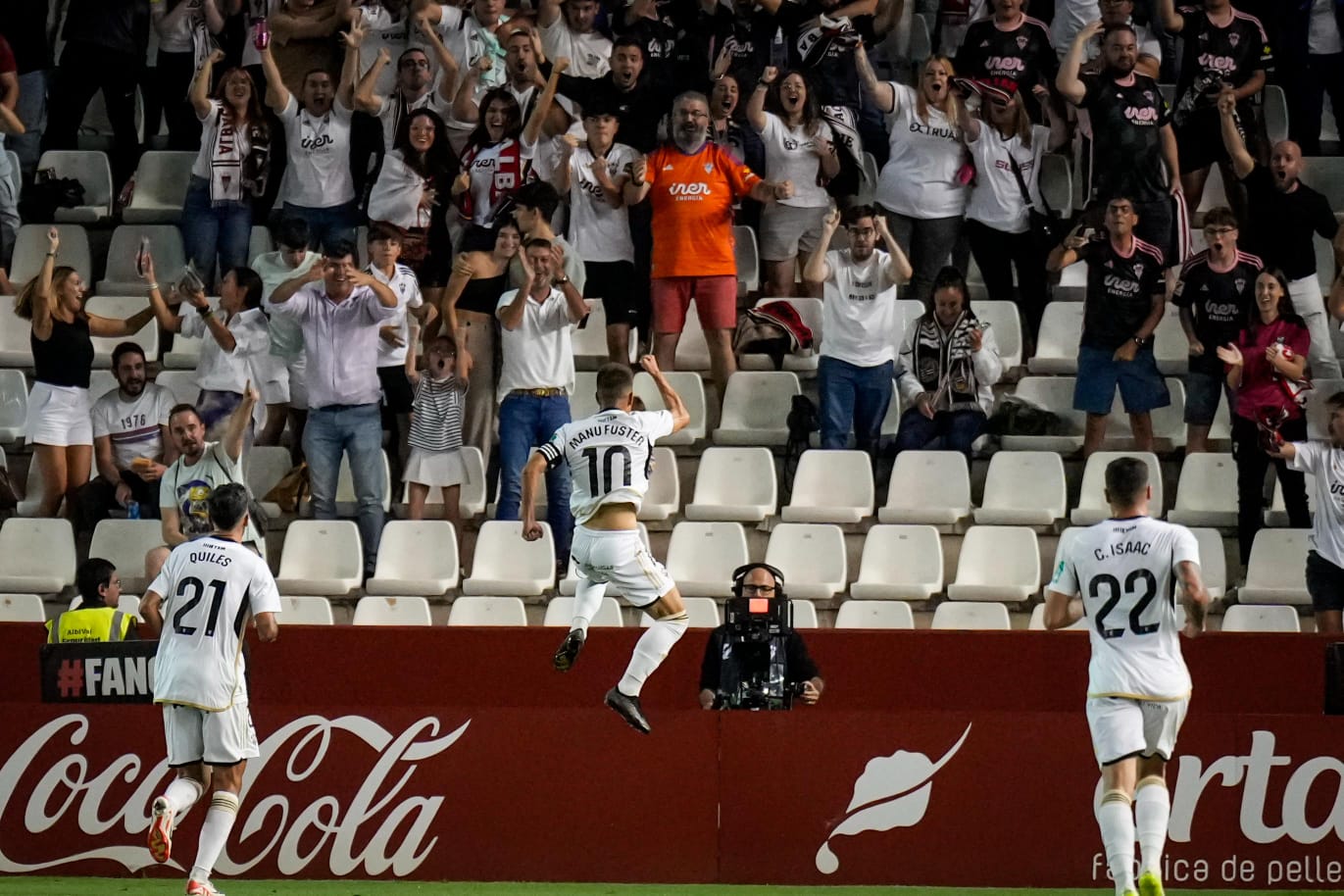 Manu Fuster celebra su gol ante el Andorra