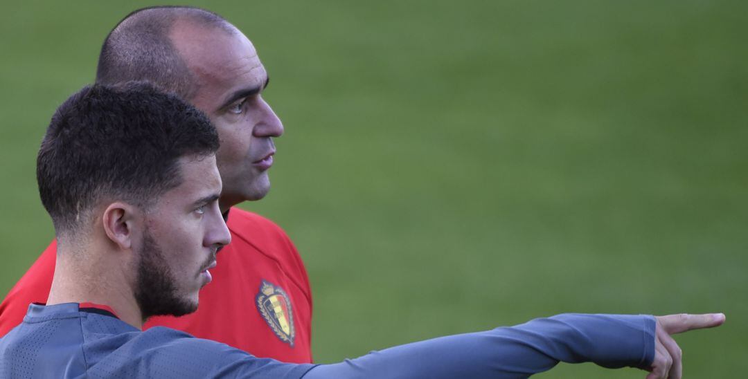 Roberto Martínez y Eden Hazard, durante un entrenamiento