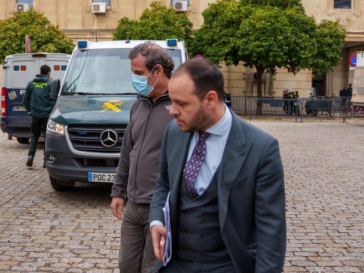 En libertad con cargos el exconcejal Rafael Pineda tras no declarar por la trama urbanística