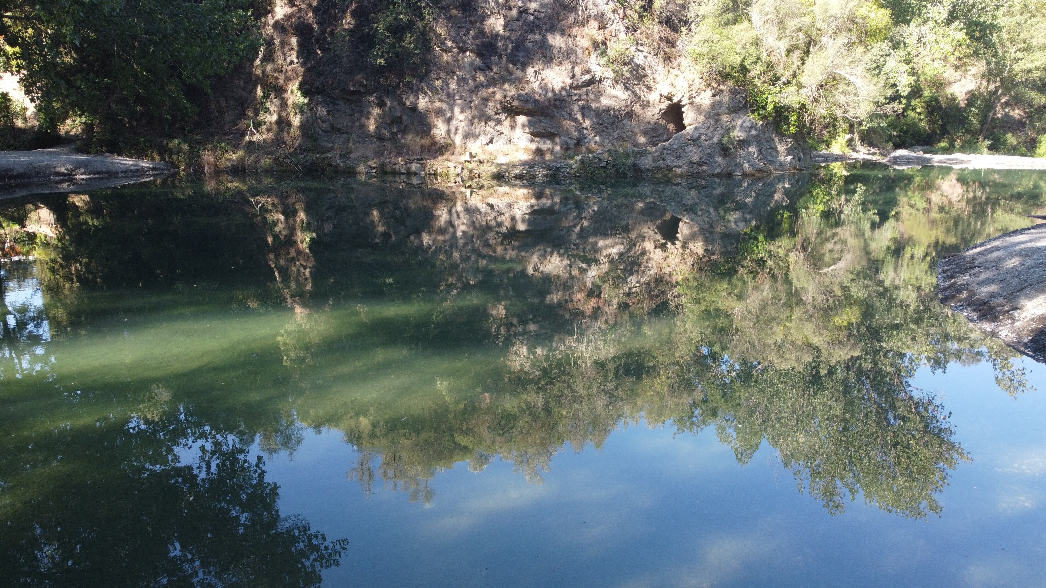 Desde su nacimiento hasta su desembocadura, el río Genal es uno de los pocos cauces de cierta relevancia que no está interrumpido por presas