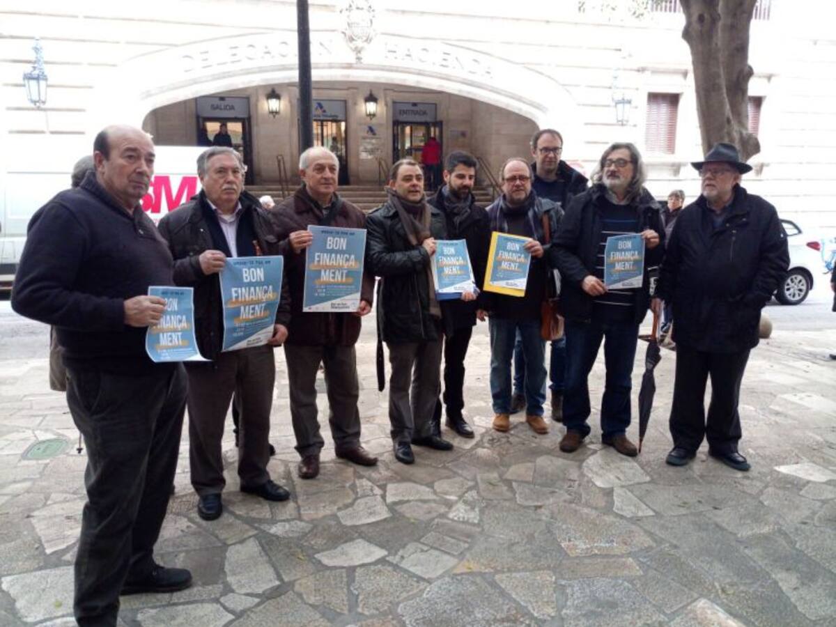 Sindicatos y vecinos crean la plataforma "Por una buena financiación"