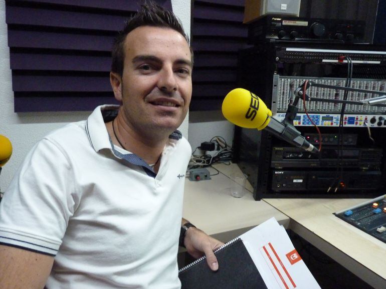 El concejal de Deportes de Elda, Fernando Gómez, en Radio Elda Cadena SER 