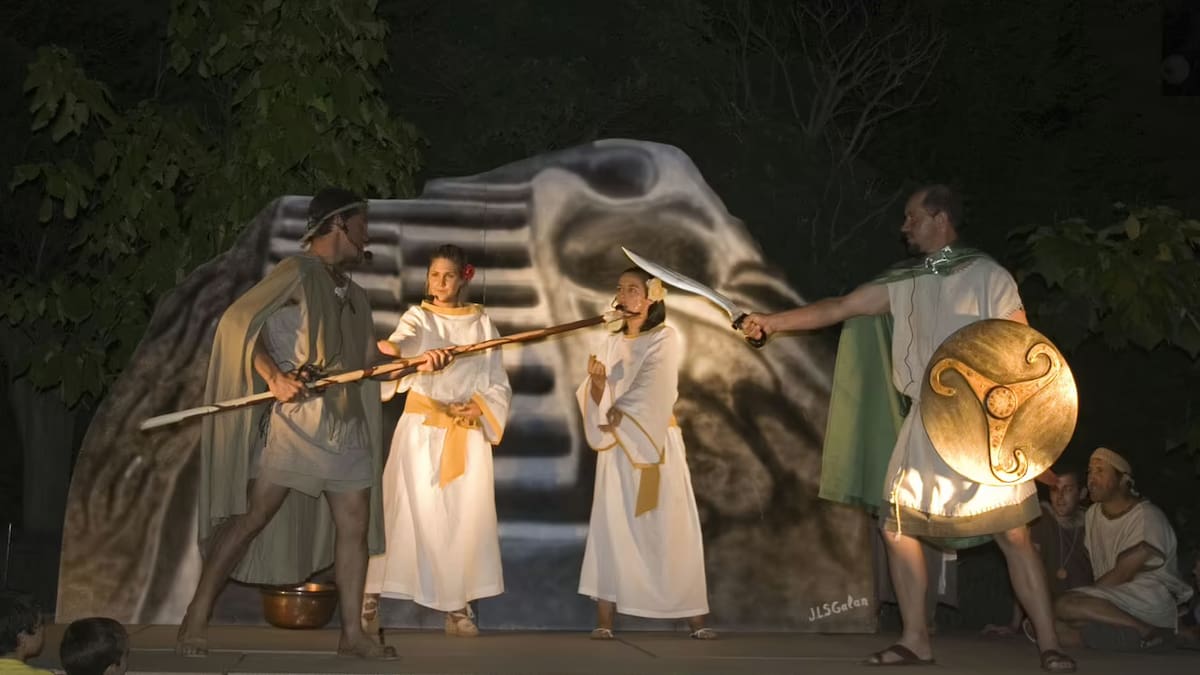 La luna celta y el cortejo fúnebre de Isabel la Católica entran en la Asociación de Recreaciones Históricas