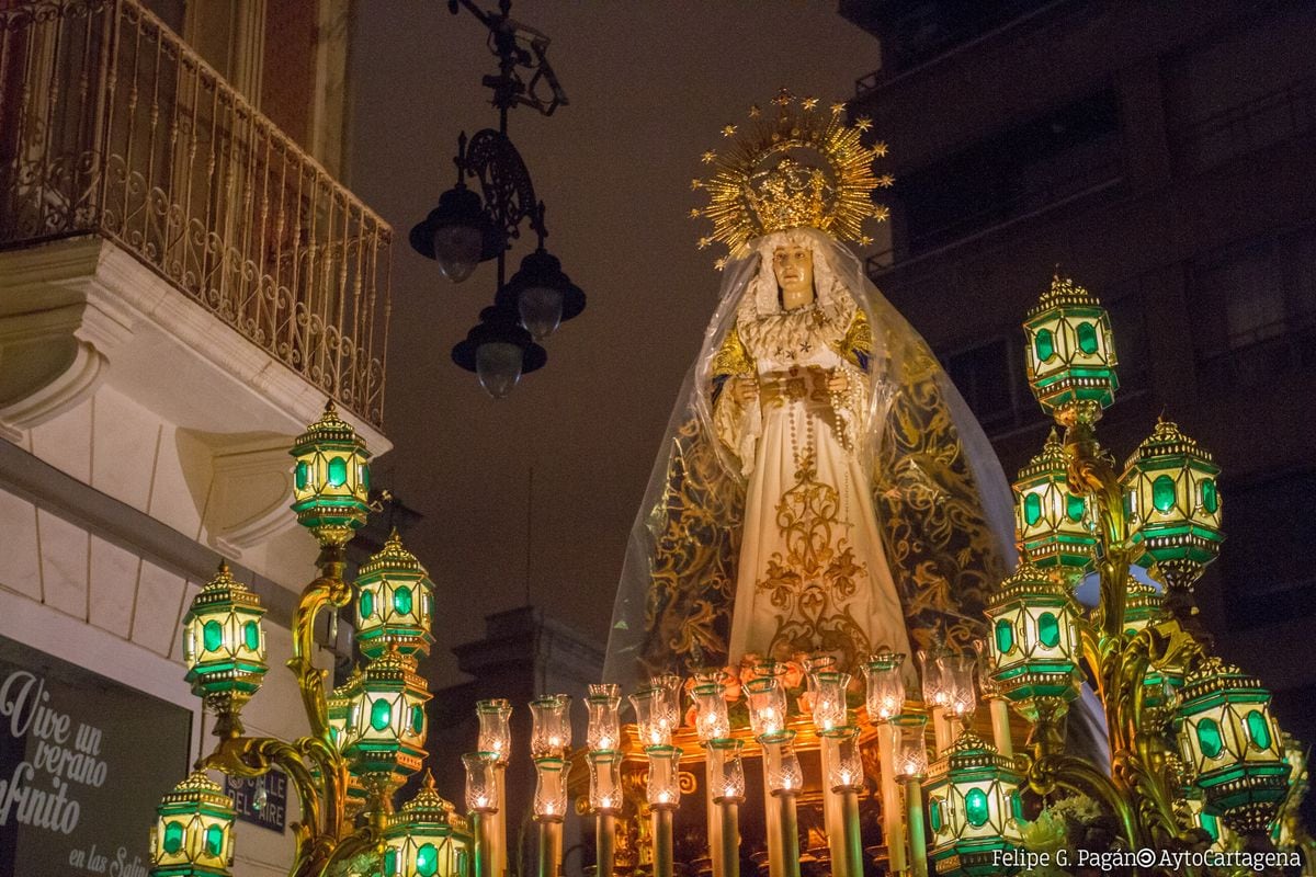 La Virgen de la Esperanza de la Cofradía California