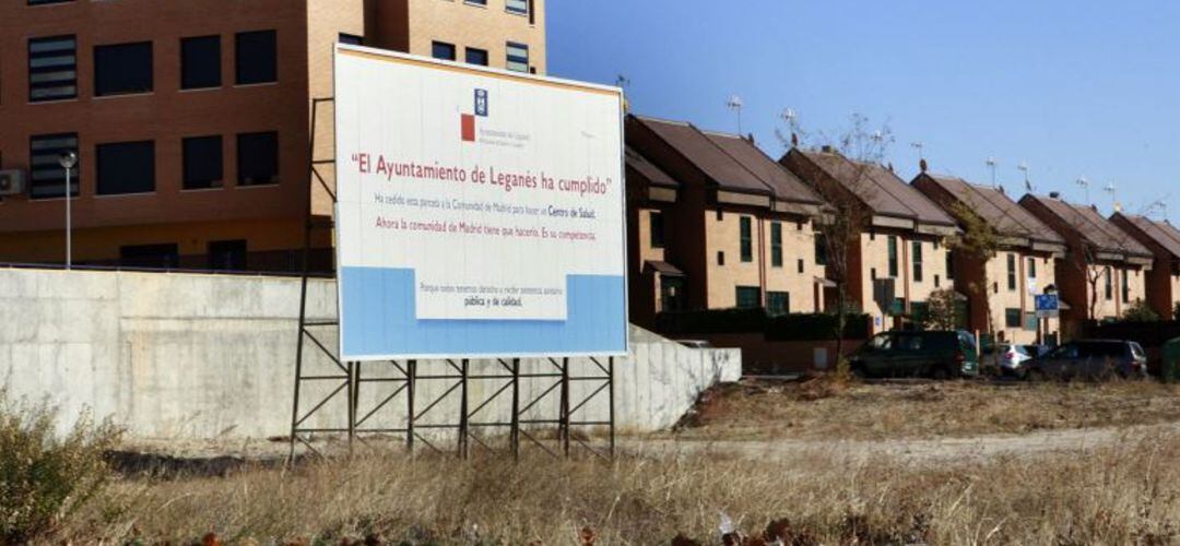 La parcela fue cedida hace años a la Comunidad para construir un centro de salud