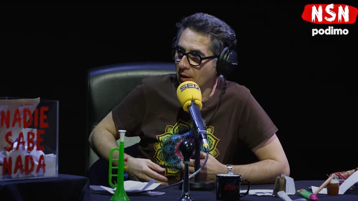 Berto Romero se lanza a por la canción del verano con la samba de la salchicha en lata: "Ya sé lo que vamos a bailar en el chiringuito"