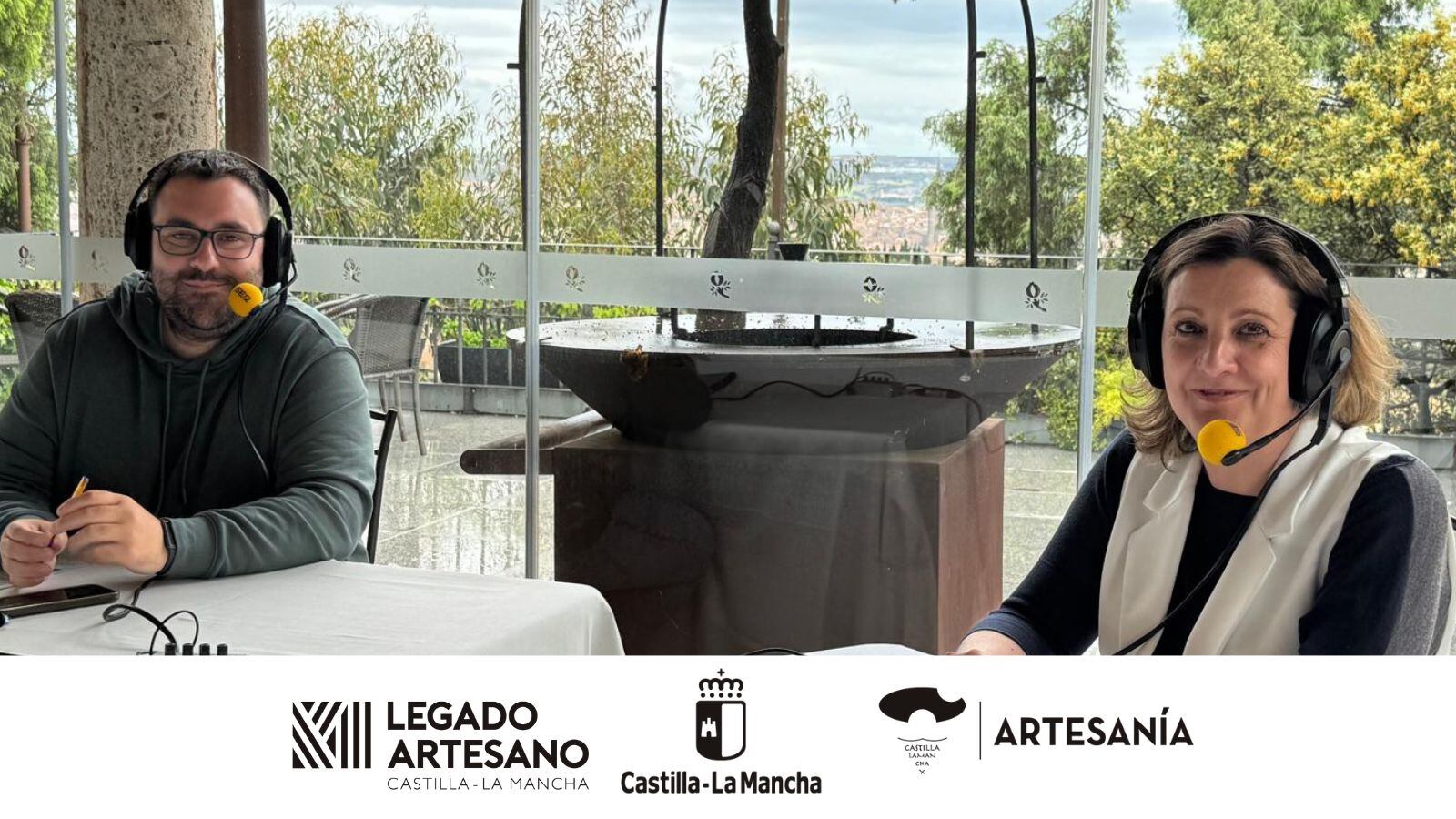 Patricia Franco, consejera de Economía de Castilla-La Mancha, junto al presentador de 'Hoy por Hoy Castilla-La Mancha', Carlos Abengózar