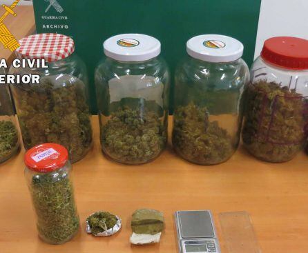 Droga intervenida en Cazorla.