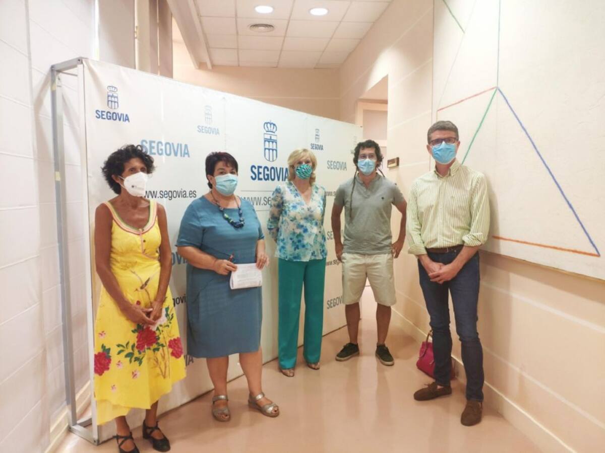 El Ayuntamiento de Segovia reparte mascarillas a desempleados