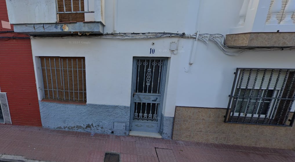 Vivienda ubicada en la calle Amor de Dios número 10 de la Estación Linares-Baeza.