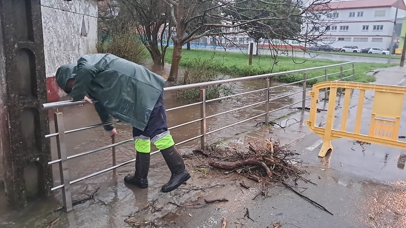 Actuaciones en el río Cádavo. Foto/Concello Fene