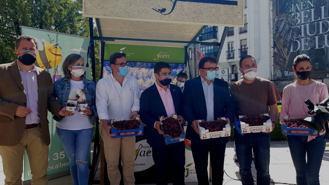 La Muestra de la Cereza hara tour por distintos puntos de la provincia de Jaén para que los vecinos y vecinas puedan saborear, de primera mano, esta manjar