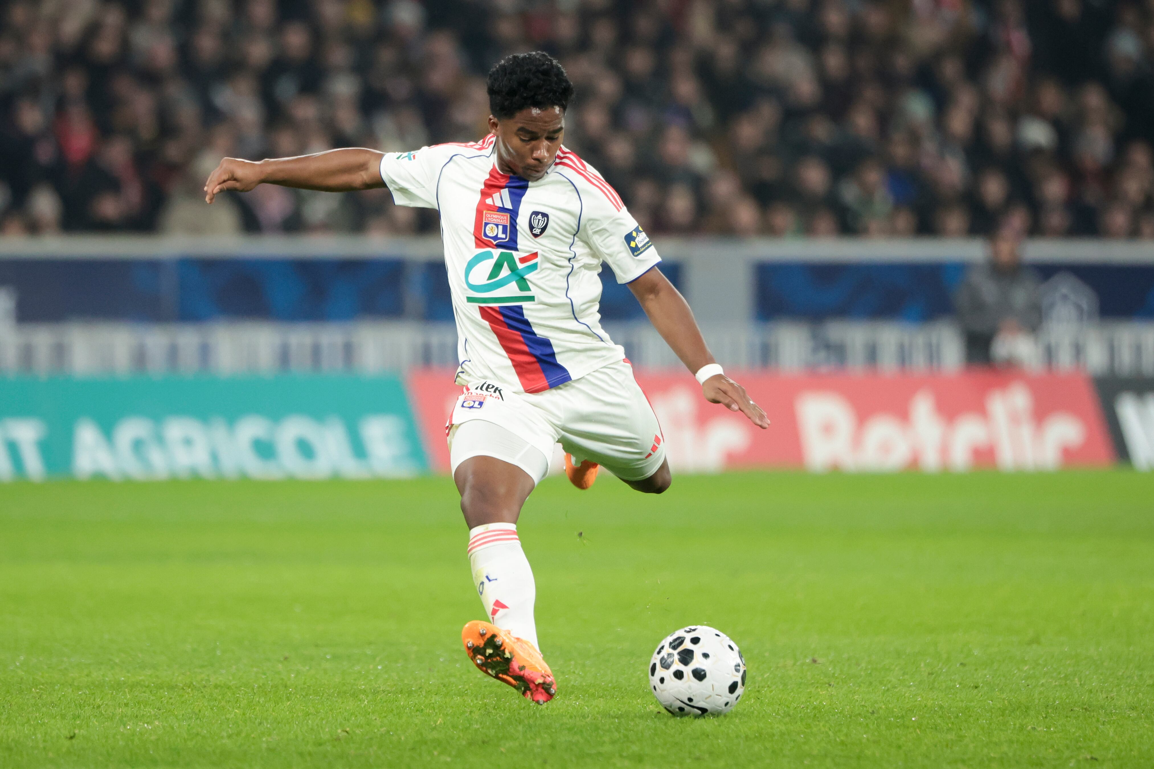 Endrick en su gol frente al Lille en la Copa Francesa