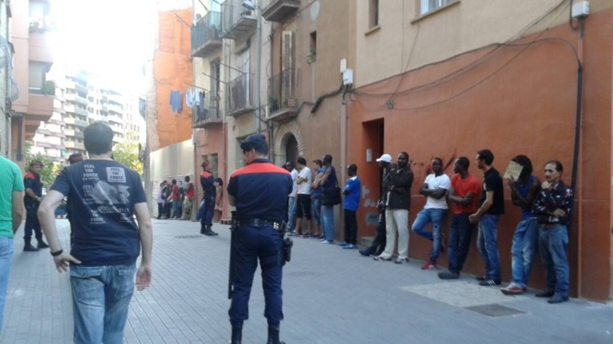 Primera batuda policial al Centre Històric de Lleida per l'inici de la campanya de la fruita