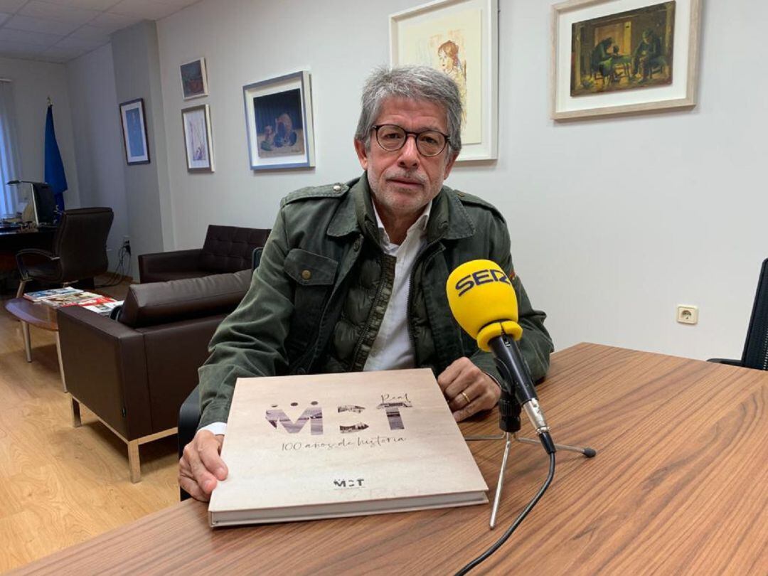 Antonio Saura presenta el libro 100 años de historia