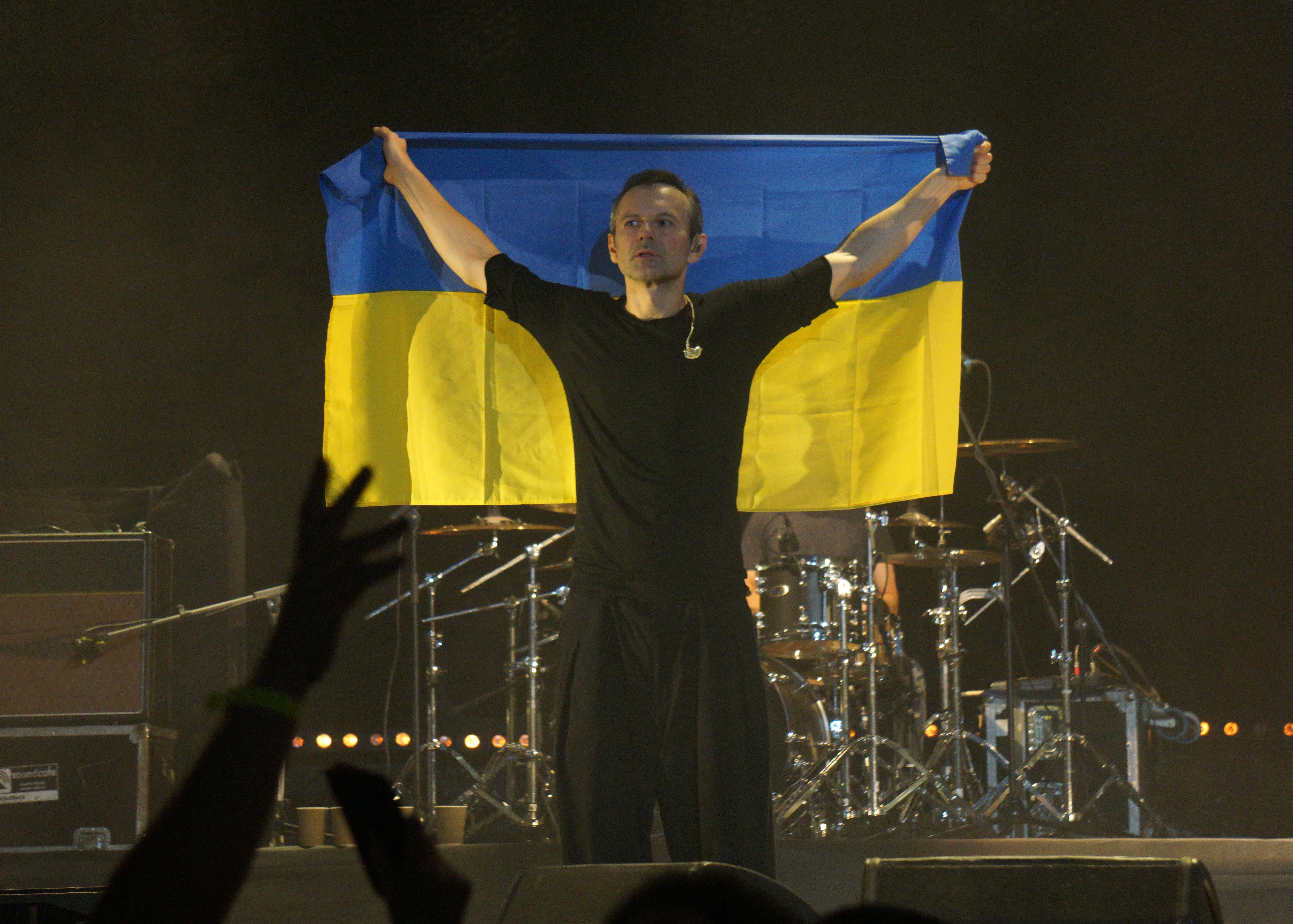 El líder de la banda ucraniana Okean Elzy, Svyatoslav Vakarchuk, durante un concierto en el Minsk Arena (Bielorrusia), el 20 de septiembre de 2019.