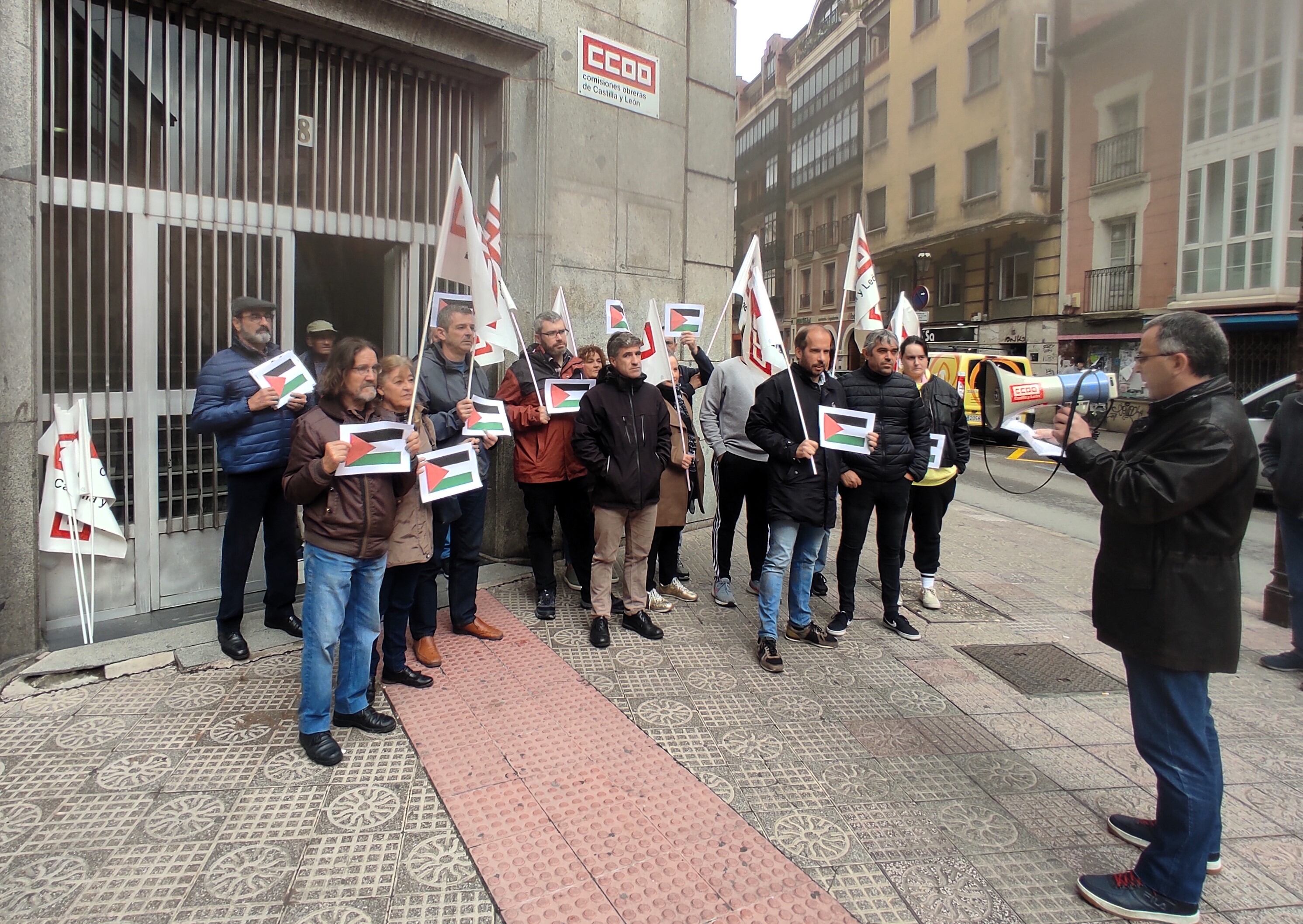 Concentración de Comisiones Obreras en Burgos en defensa del pueblo de Palestina. / Foto: Radio Castilla