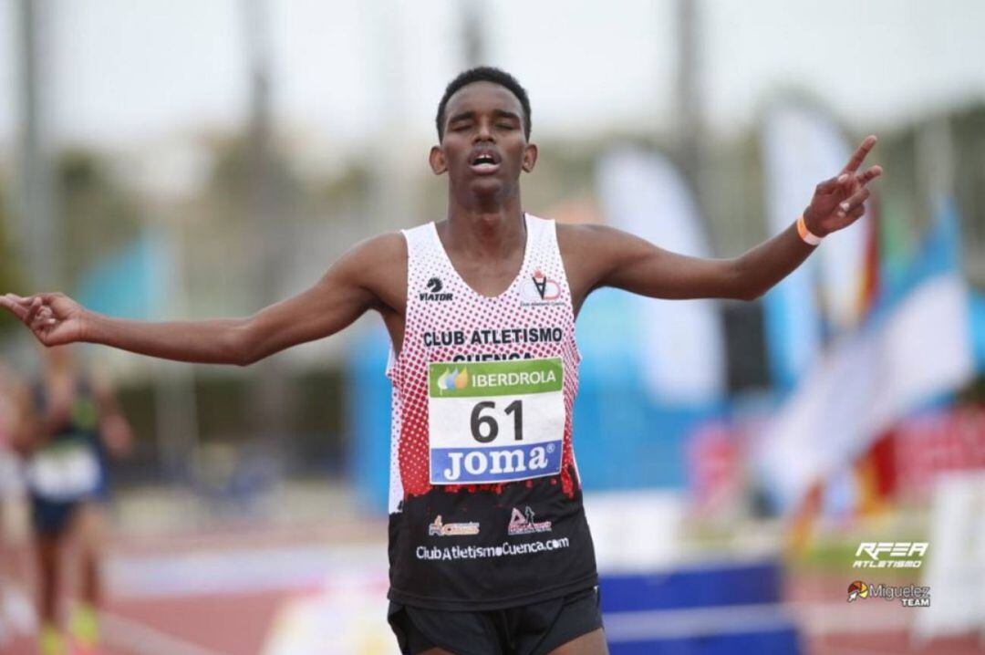 Foto de Archivo. Mesfin Escamilla, al proclamarse campeón de España sub 18