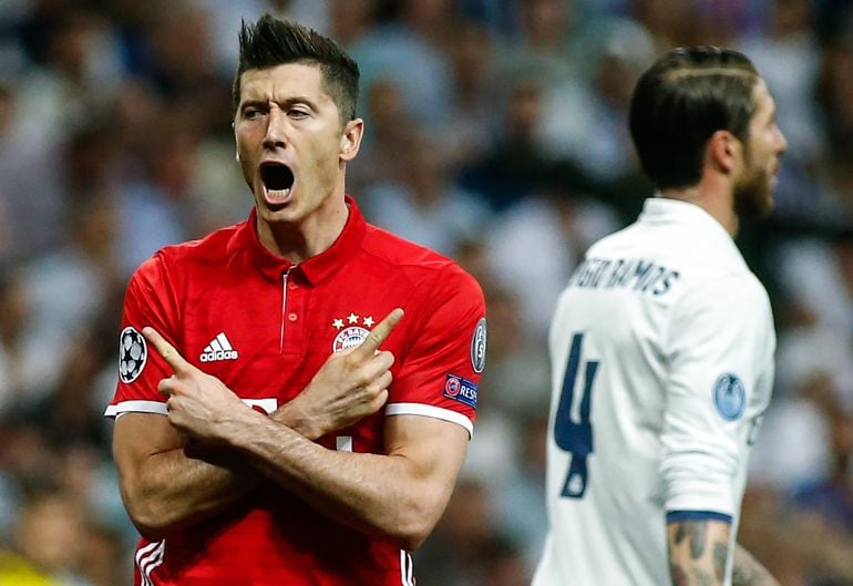 Lewandowski celebra un gol ante el Real Madrid