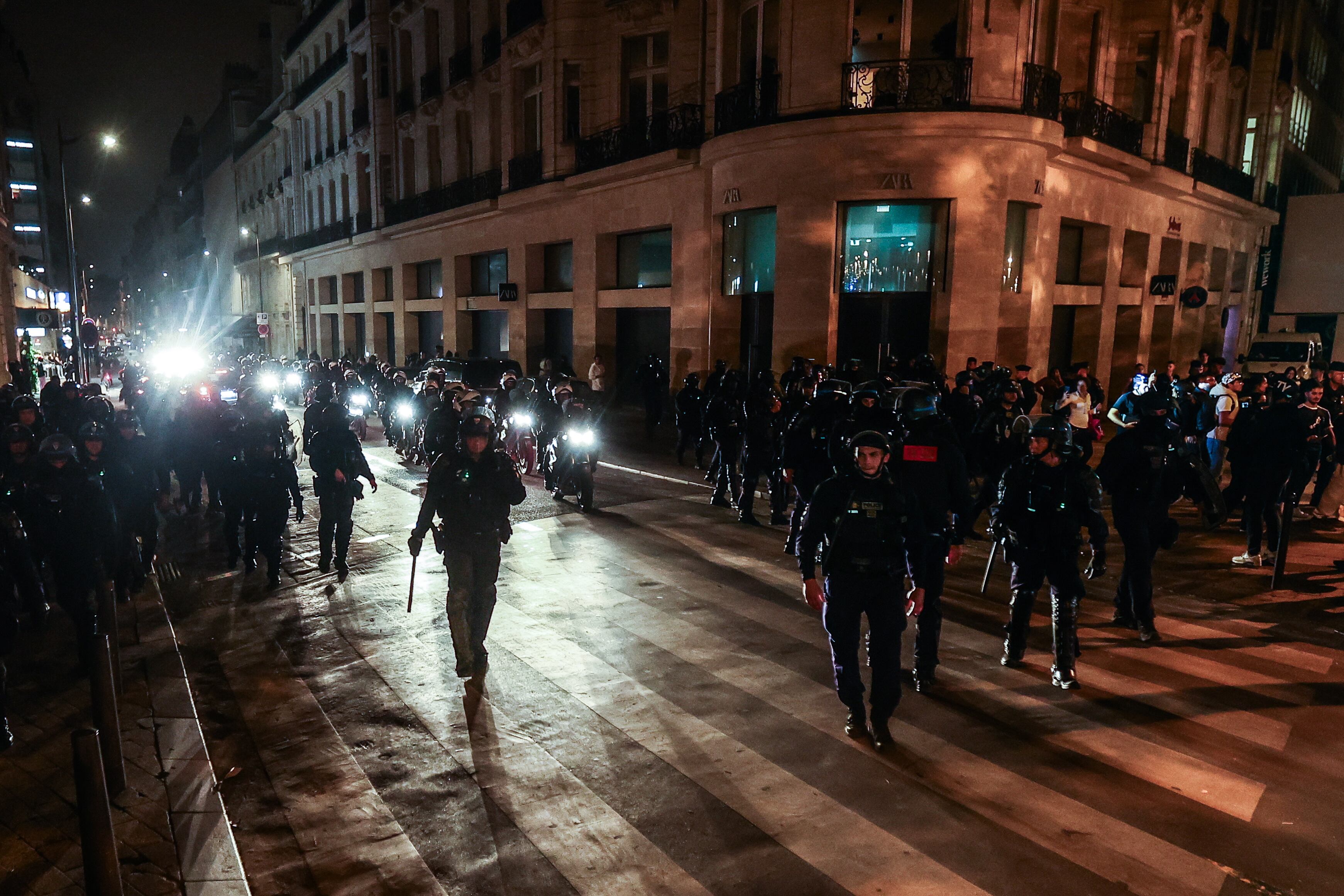 Disturbios en París por la muerte de Nahel.