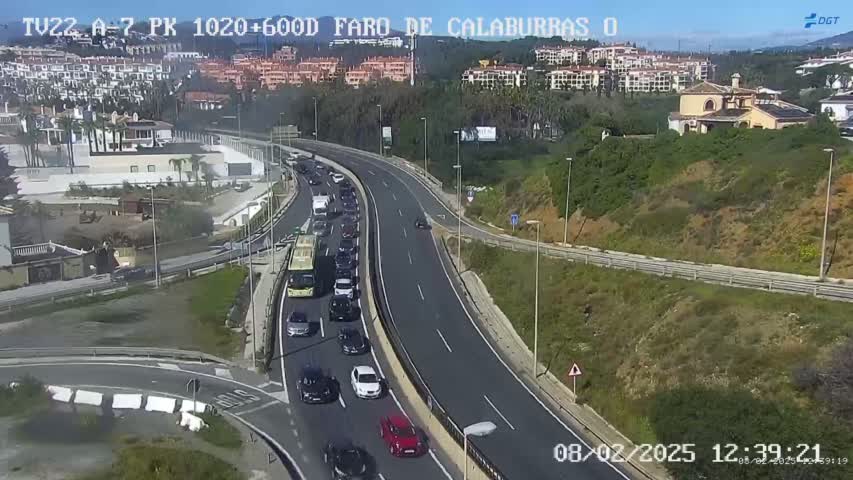 Retención registrada a las 12:39 horas por el accidente de tráfico en la A7 a la altura de Las Lagunas de Mijas (Málaga) DGT.