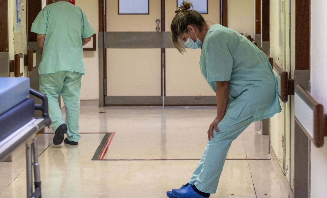 Sanitarios agotados por la pandemia.