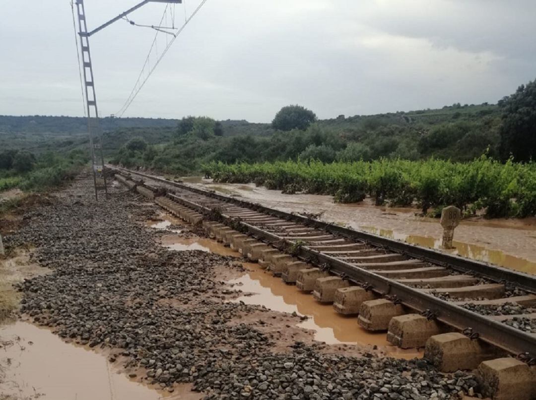 Estado en el que se encuentra la vía férrea entre Logroño y Fuenmayor.