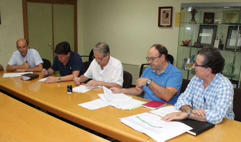 Firma del acta que da inicio a las obras del Plan Director del Hospital de Albacete