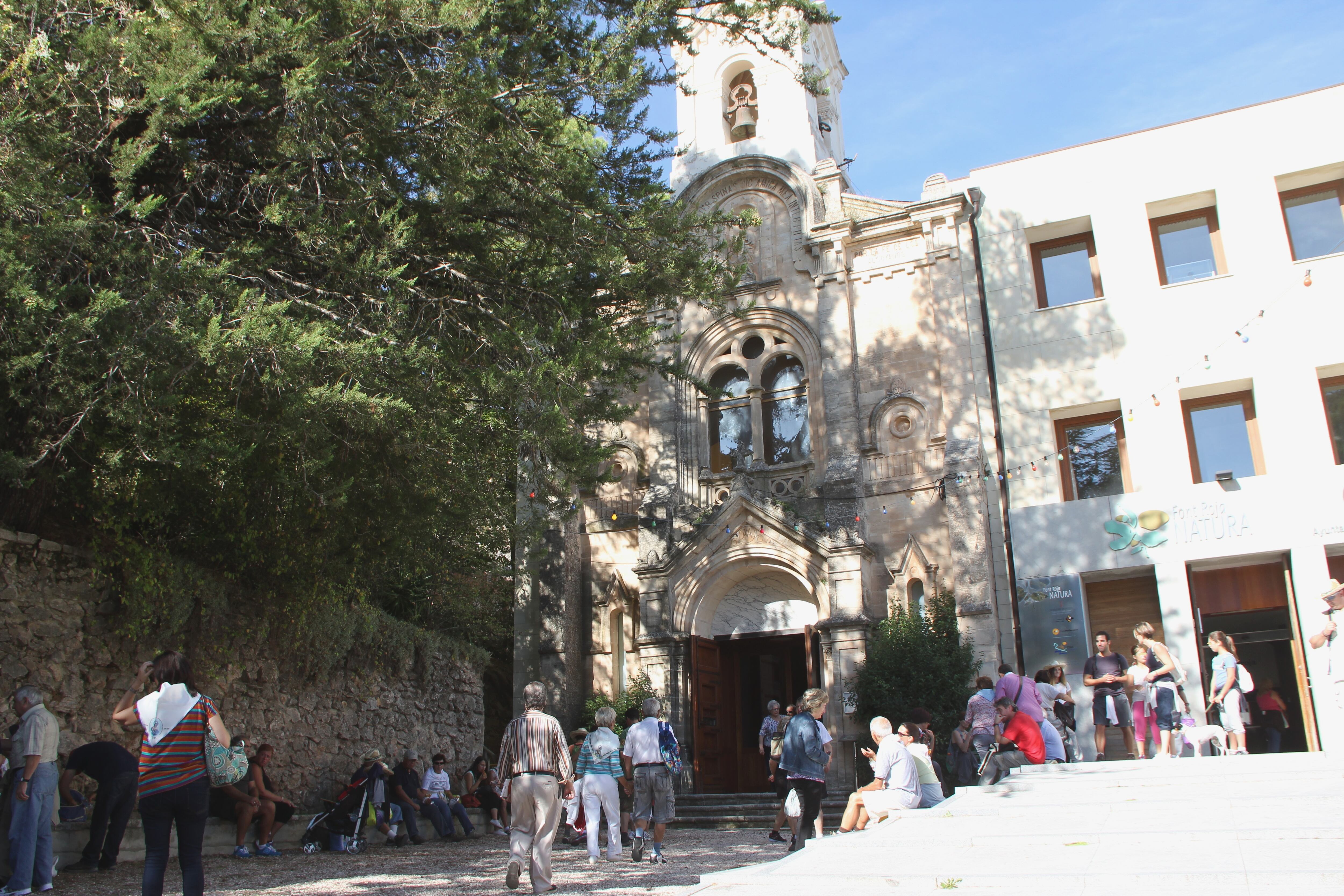 El Ayuntamiento de Alcoy ejecutará obras en la ermita de la Font Roja con una subvención de la Diputación que cubrirá el 50% del coste.