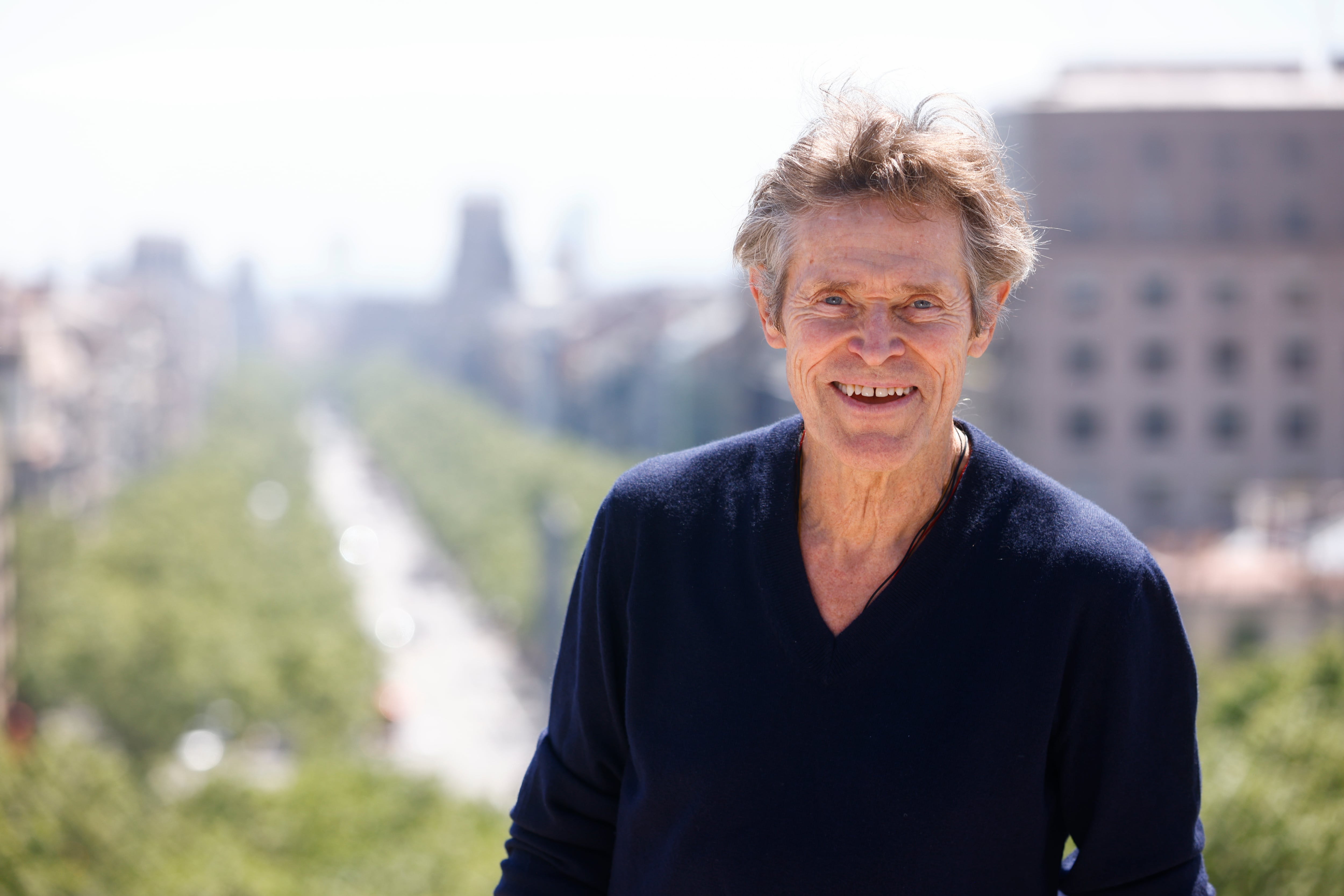 GRAFCAT1398. BARCELONA, 16/04/2026.- El actor Willem Dafoe posa para los medios durante la presentación de su película 'Anfitrión', que ha abierto este jueves el BCN Film Fest. EFE/Quique García