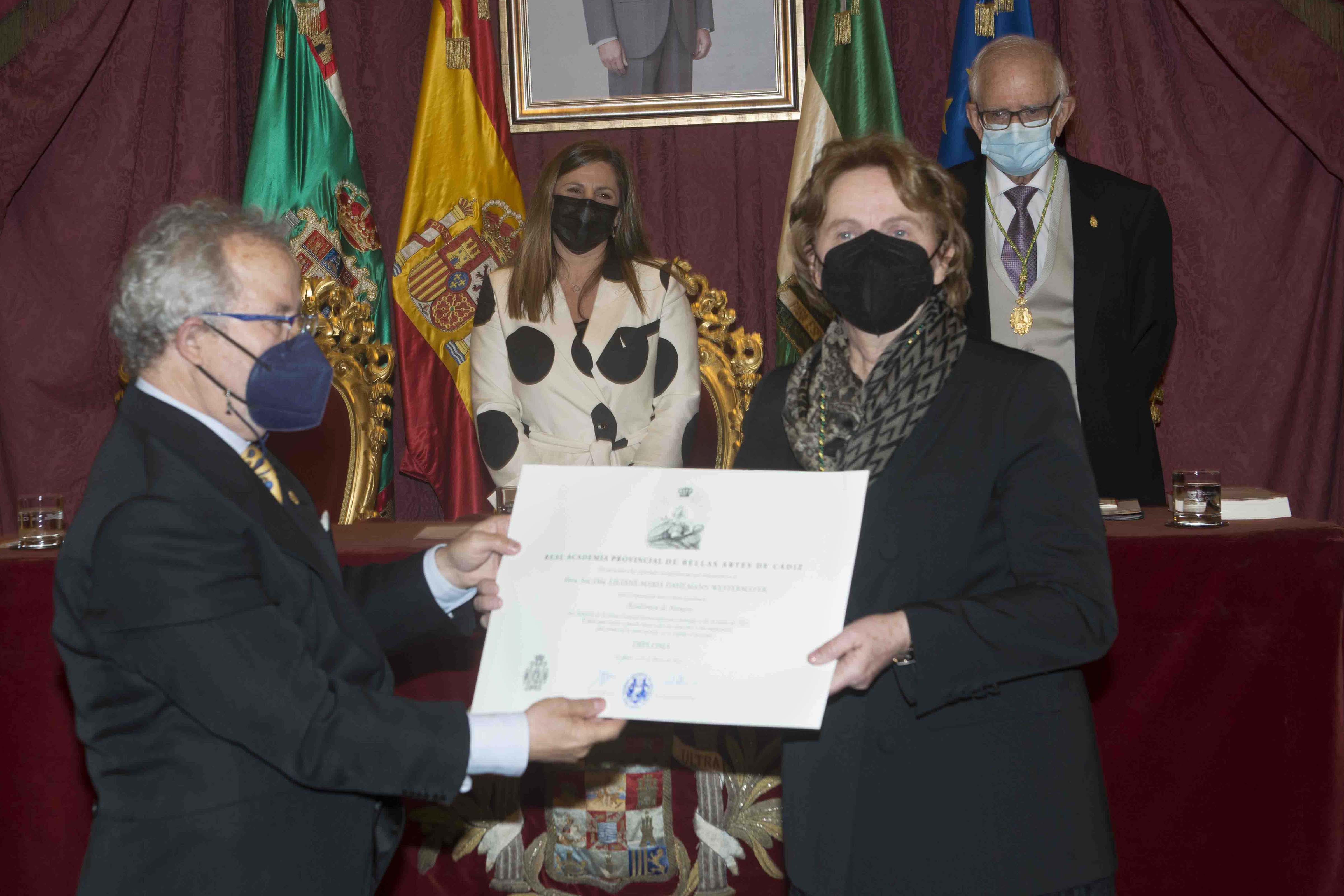 Liliane Dahlmann ingresa en la Real Academia Provincial de Bellas Artes