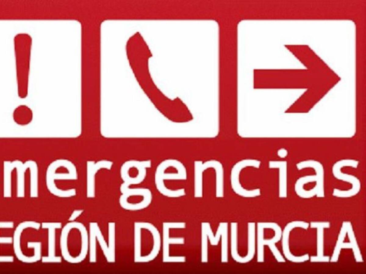 Muere una mujer y dos personas resultan heridas graves en un accidente de tráfico en Blanca