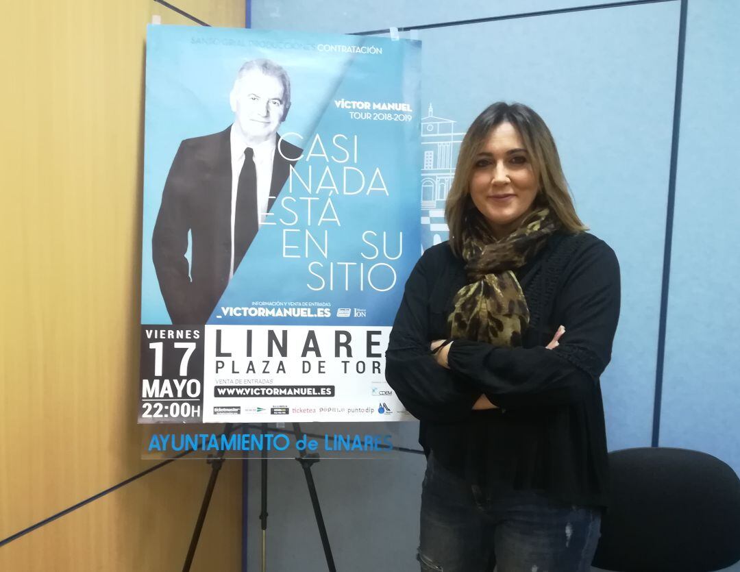 Juana Cruz en la presentación del cartel del concierto de Víctor Manuel.