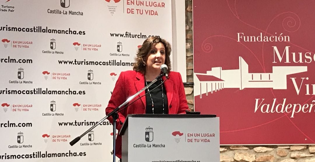 La consejera de Economía, Patricia Franco, ha detallado el stand de CLM en Fitur en el museo del vino de Valdepeñas (Ciudad Real) 